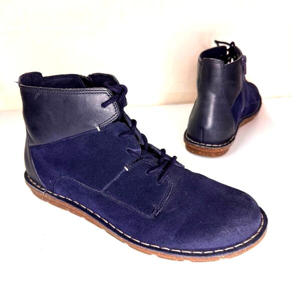 Clarks Shoes - CLARKS Lace Up Boot Women's 9 Tamitha Key Navy Suede Leather Ankle Bootie Casual